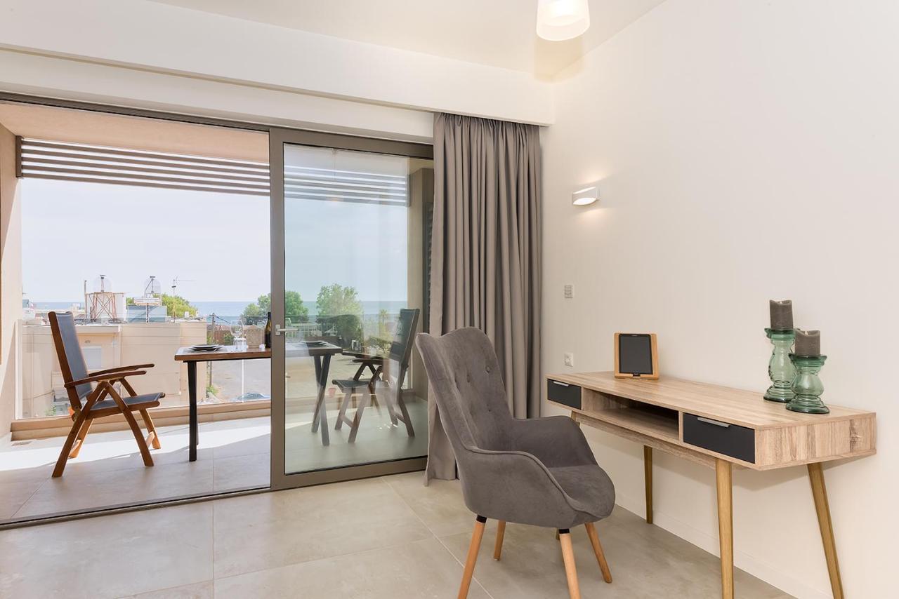 Lilium Luxury Suites Agia Marina 外观 照片