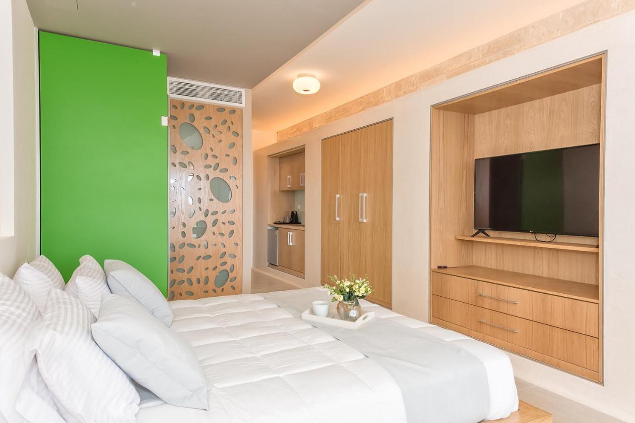 Lilium Luxury Suites Agia Marina 外观 照片