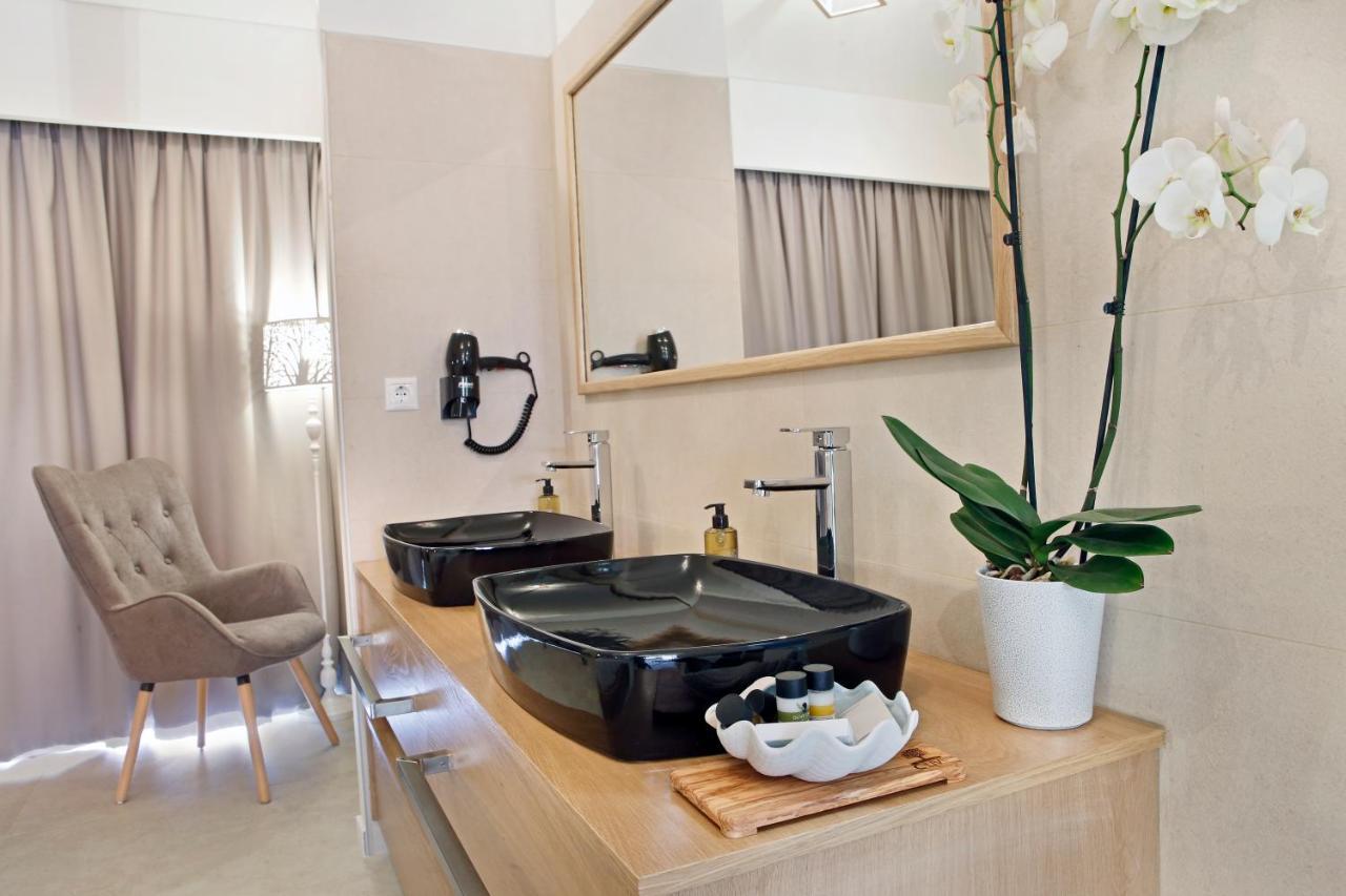 Lilium Luxury Suites Agia Marina 外观 照片