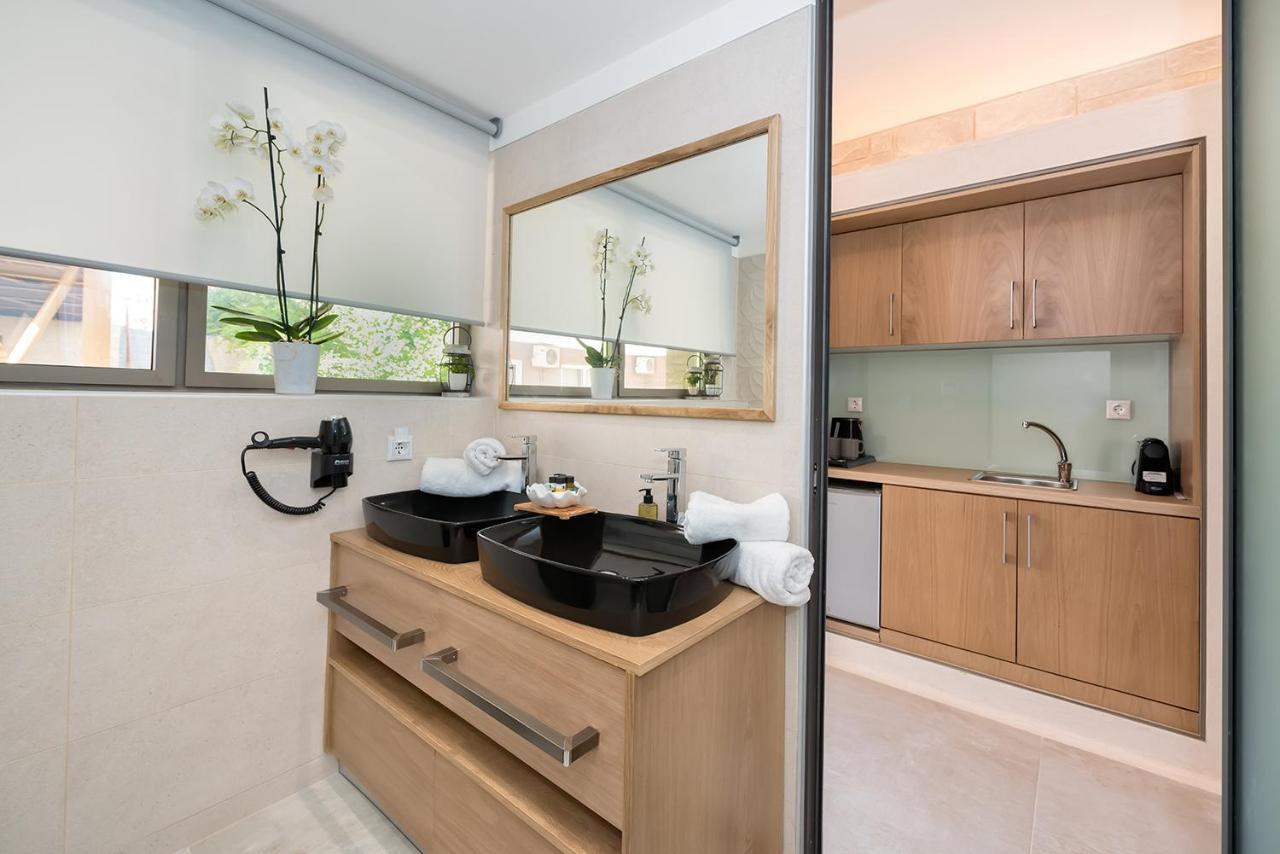 Lilium Luxury Suites Agia Marina 外观 照片
