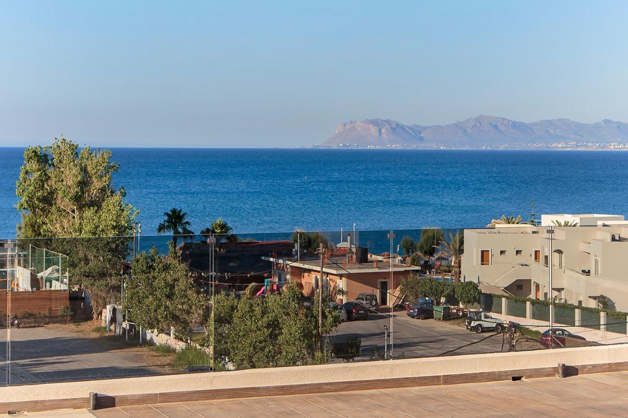 Lilium Luxury Suites Agia Marina 外观 照片
