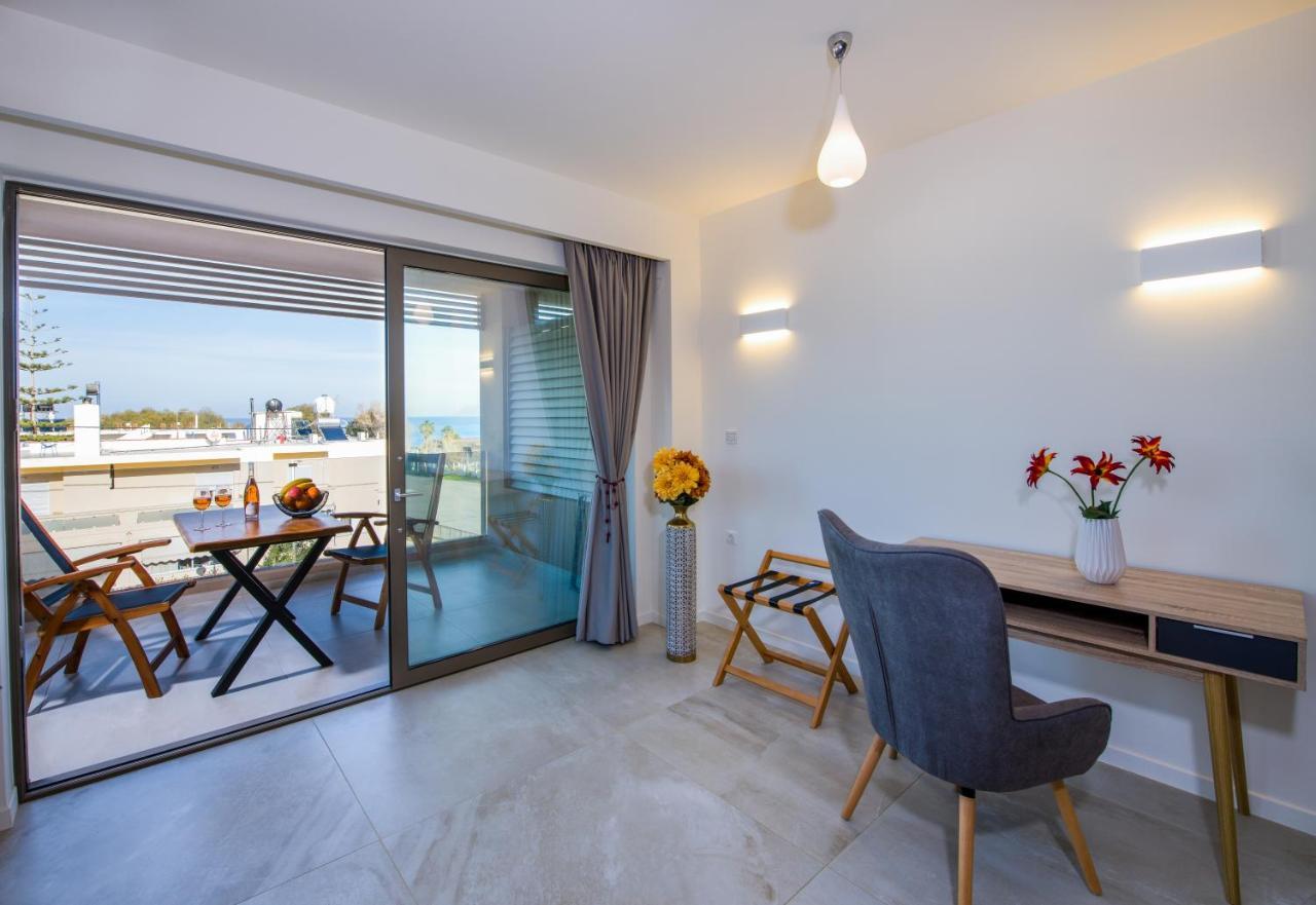 Lilium Luxury Suites Agia Marina 外观 照片