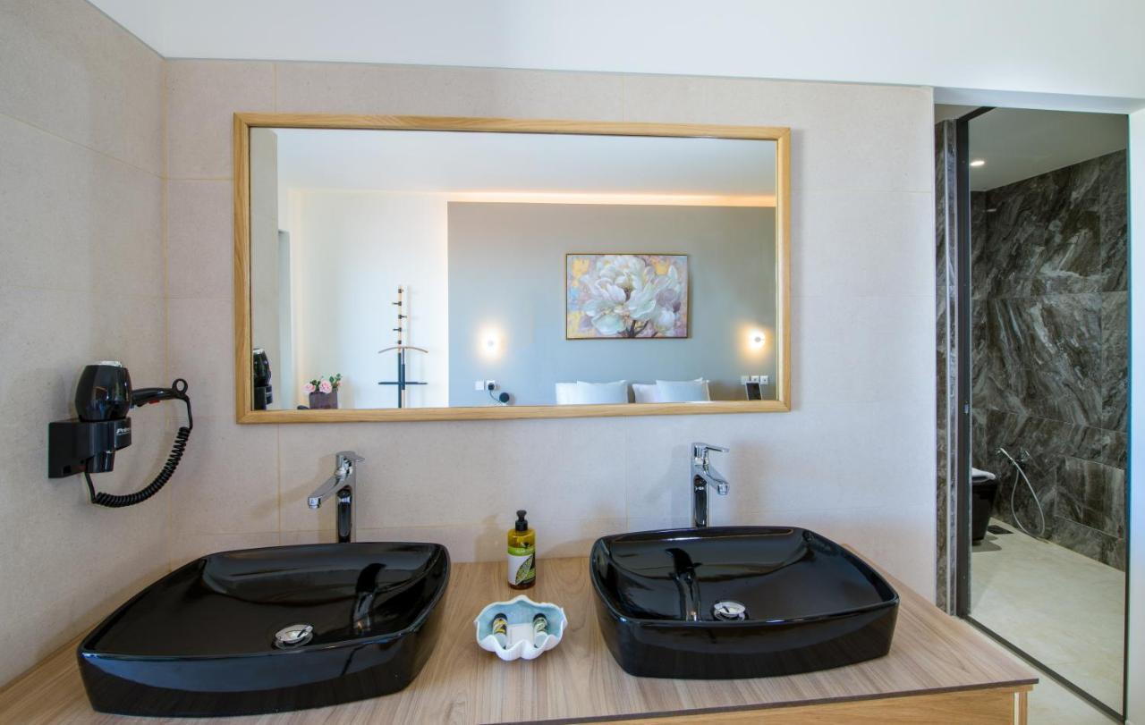 Lilium Luxury Suites Agia Marina 外观 照片