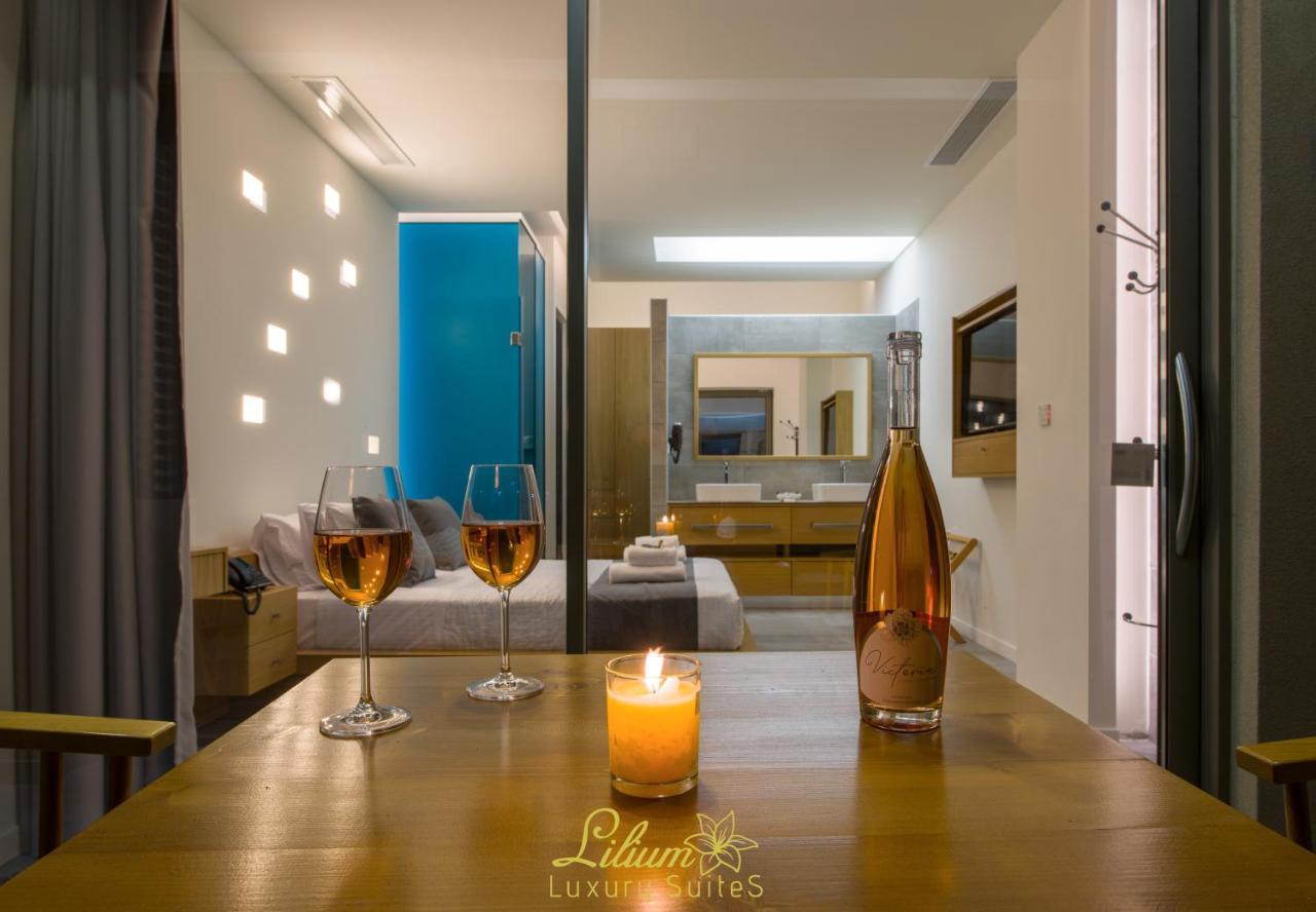 Lilium Luxury Suites Agia Marina 外观 照片