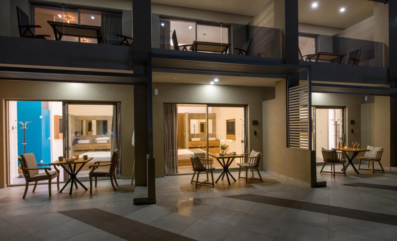 Lilium Luxury Suites Agia Marina 外观 照片