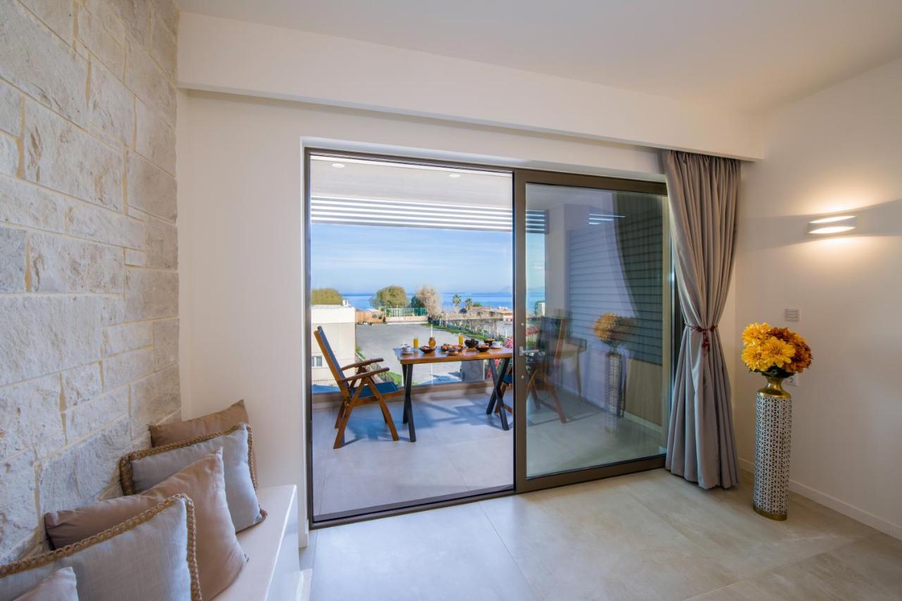 Lilium Luxury Suites Agia Marina 外观 照片