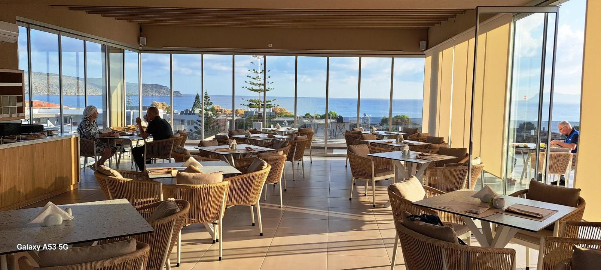 Lilium Luxury Suites Agia Marina 外观 照片
