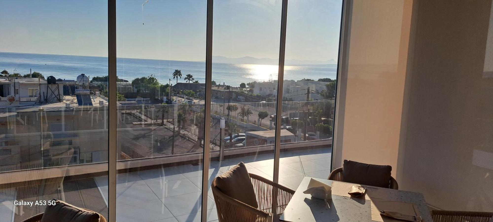 Lilium Luxury Suites Agia Marina 外观 照片